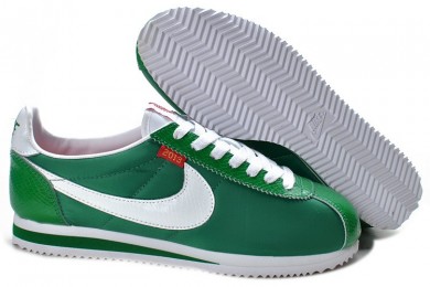 las zapatillas de deporte Nike Classic Cortez Nylon Verde Blanco para hombre